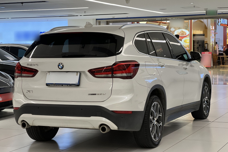 宝马X1 2022款 sDrive25Li 领先型车身外观6002