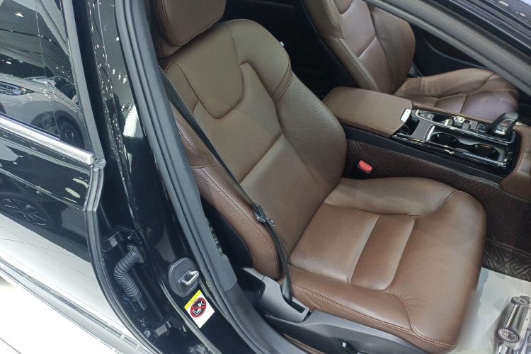 沃尔沃S90新能源 2021款 T8 E驱混动 智逸豪华版局部细节41