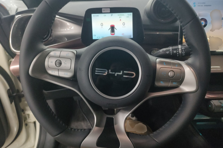 比亚迪 海豚 2024款 荣耀版 420km 时尚版中控内饰13