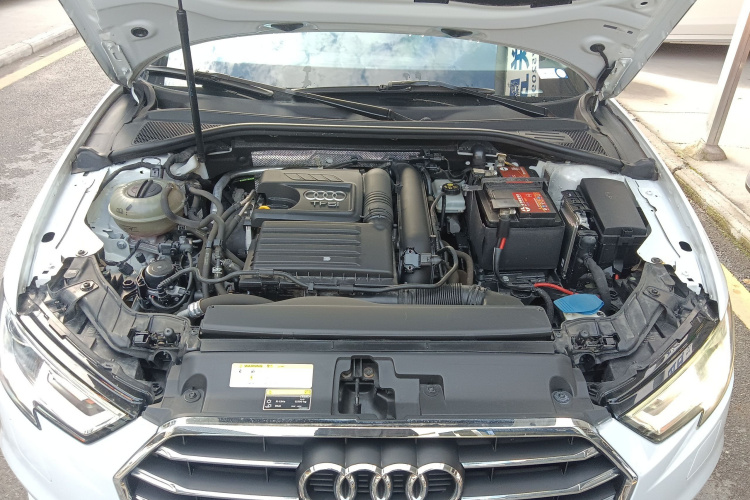 奥迪A3 2020款 Sportback 35 TFSI 进取型 国VI机舱底盘24