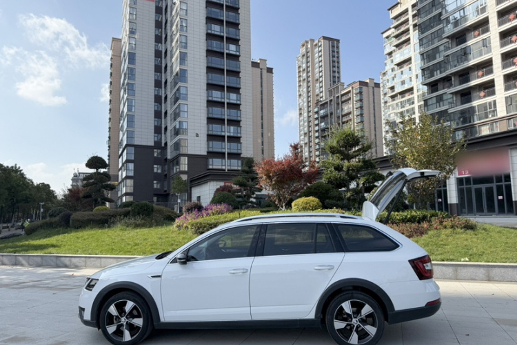 斯柯达 明锐 2019款 旅行车 TSI280 DSG豪华版 国VI车身外观6008