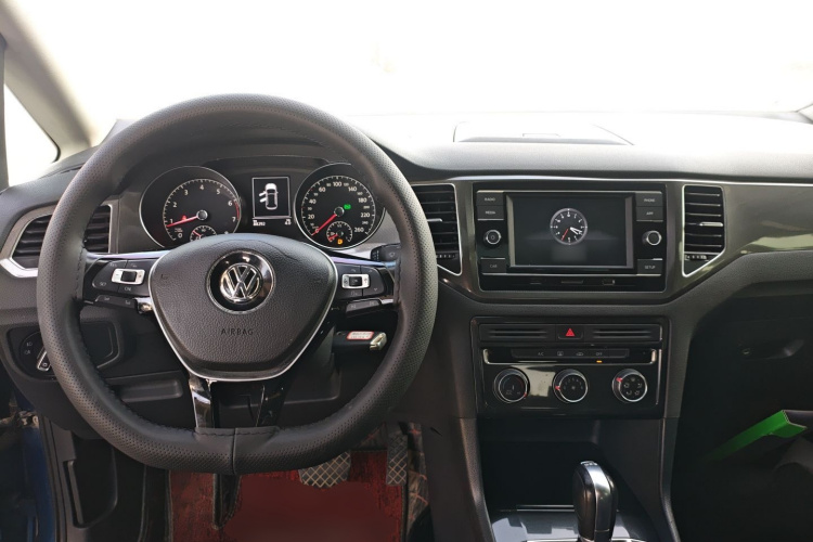 大众 高尔夫·嘉旅 2018款 230TSI 自动进取型中控内饰12