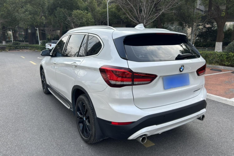 宝马X1 2021款 sDrive20Li 时尚型车身外观6005