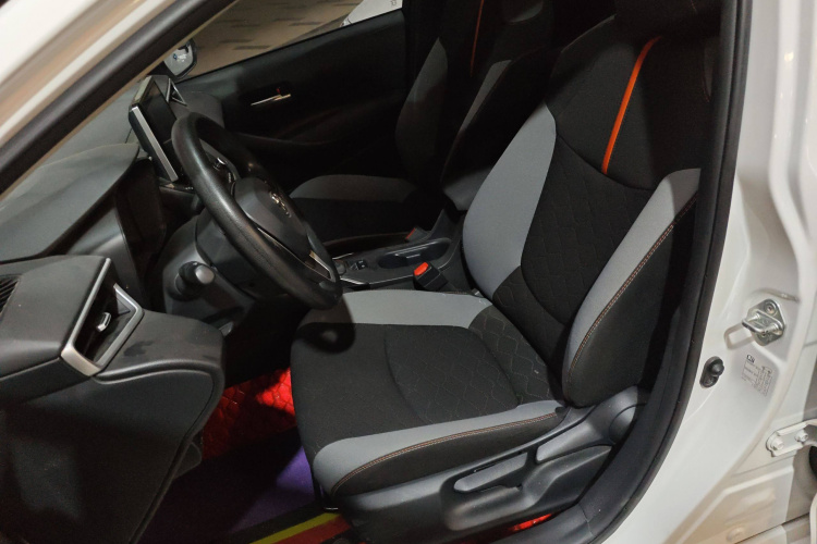 丰田 卡罗拉 2021款 1.2T S-CVT精英PLUS版局部细节19