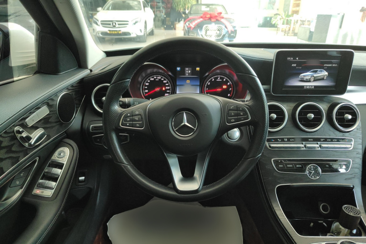 奔驰C级 2018款 C 200 L 运动版局部细节13