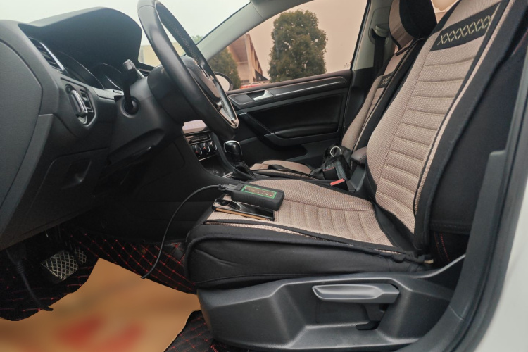 大众 高尔夫 2017款 1.6L 自动舒适百万辆纪念版中控内饰19