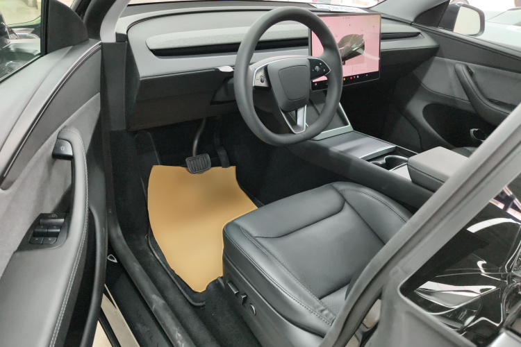 特斯拉 Model Y 2025款 后轮驱动版中控内饰20