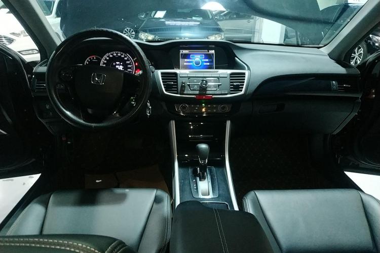 本田 雅阁 2016款 2.0L 舒适版中控内饰12