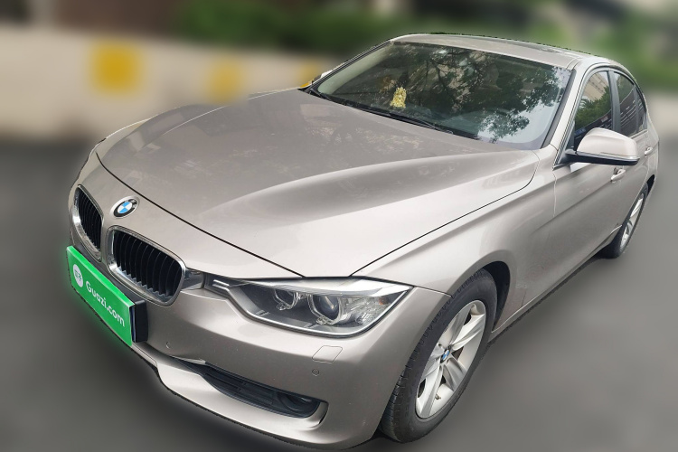 宝马3系 2015款 320i 超悦版时尚型车身外观1