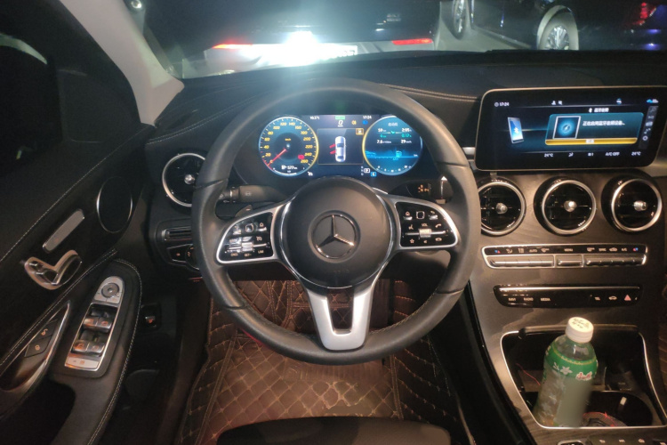 奔驰C级 2019款 改款 C 260 L 运动版局部细节13