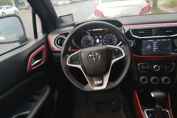 中华V3 2015款 1.5L 自动智能型局部细节13