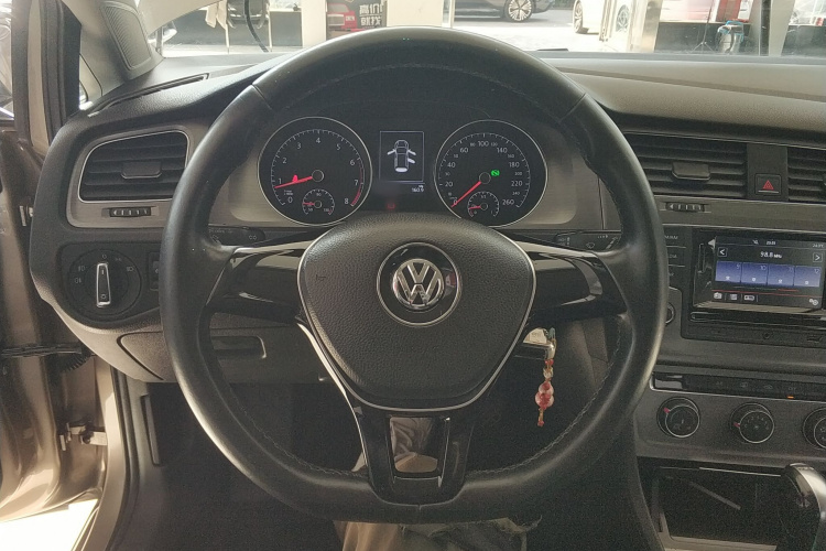 大众 高尔夫 2016款 230TSI 自动舒适型中控内饰13