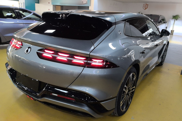 腾势Z9GT 2024款 1100四驱Ultra版车身外观7