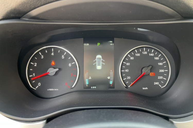 比亚迪 宋MAX 2021款 升级版 1.5T 自动豪华型 7座局部细节14