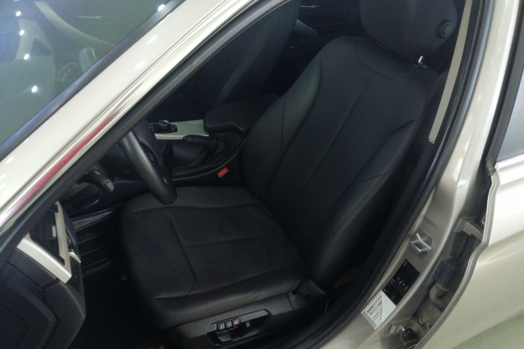 宝马3系 2015款 320Li 超悦版时尚型中控内饰19