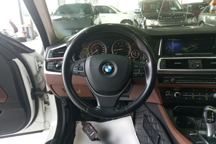 宝马5系 2017款 525Li 领先型中控内饰13