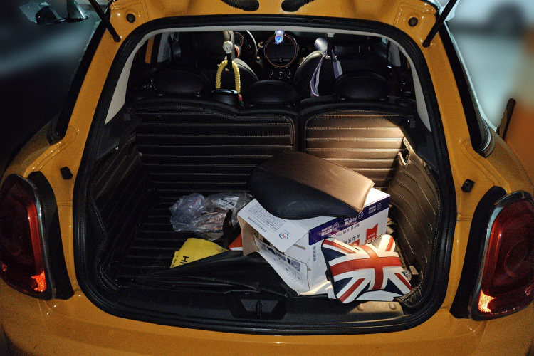 MINI 2016款 2.0T COOPER S 先锋派 五门版局部细节23