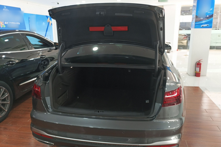 奥迪A4L 2020款 40 TFSI 豪华动感型局部细节23