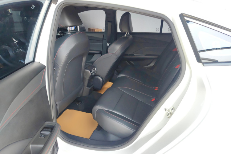 名爵 MG5 2025款 300TGI 全球旗舰版中控内饰21