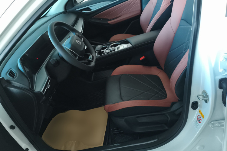 长安 逸动 2023款 畅享版 PLUS 蓝鲸NE 1.4T GDI DCT尊贵版中控内饰19