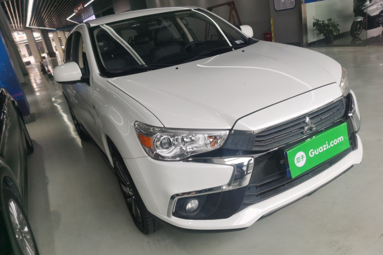 三菱 劲炫ASX 2016款 1.6L 手动两驱进取版车身外观3