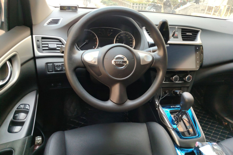 日产 轩逸 2019款 经典 1.6XE CVT舒适版中控内饰13