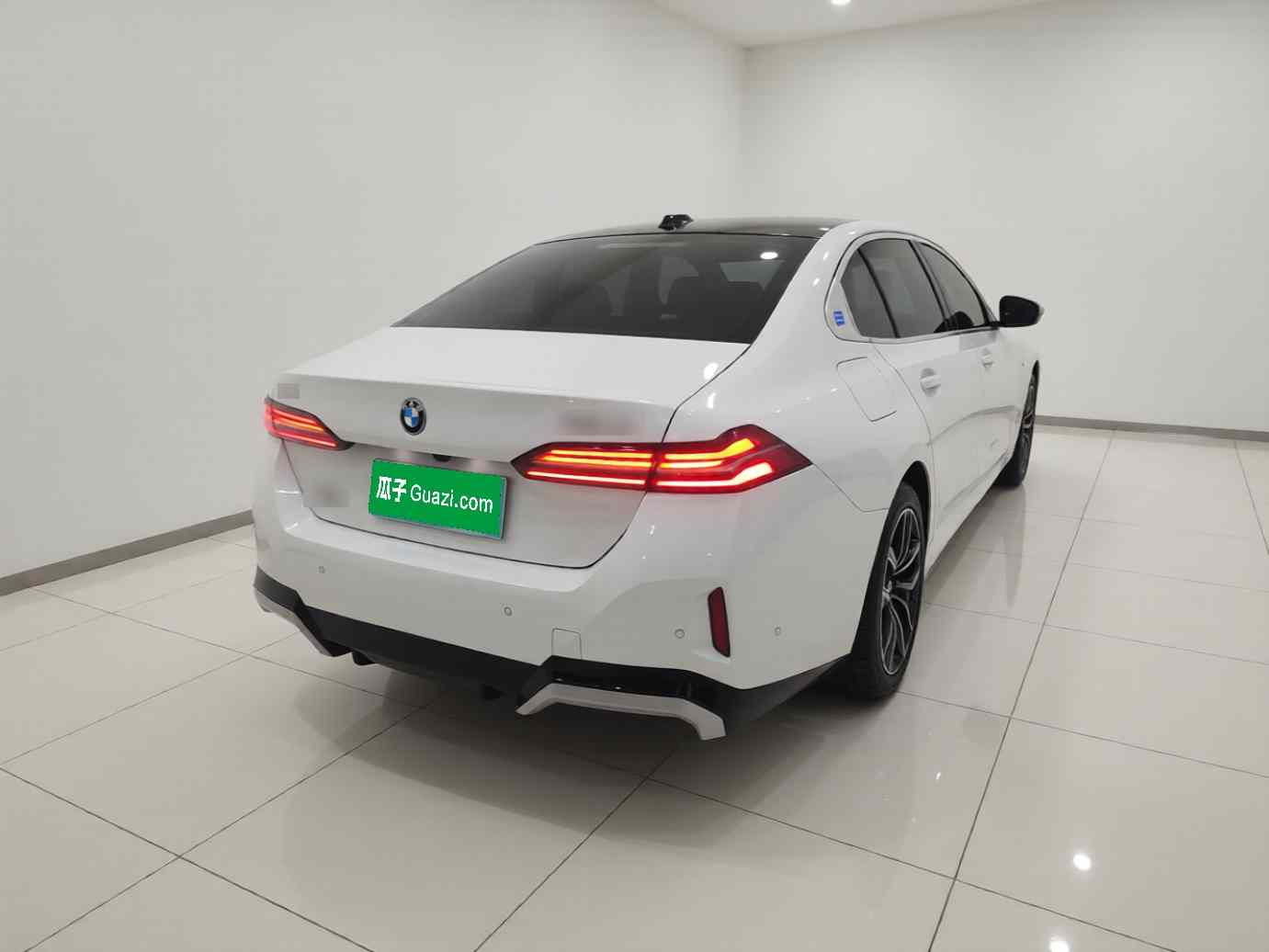 宝马i5 2025款 eDrive 40L M运动套装(5)