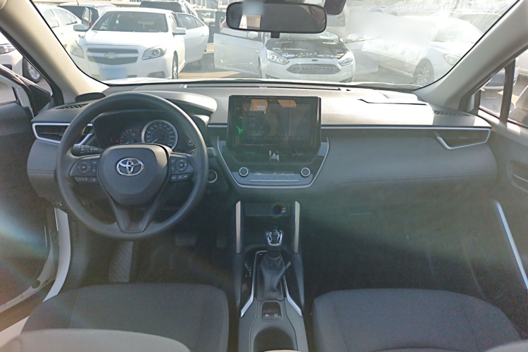 丰田 卡罗拉锐放 2022款 2.0L 精英版中控内饰7002