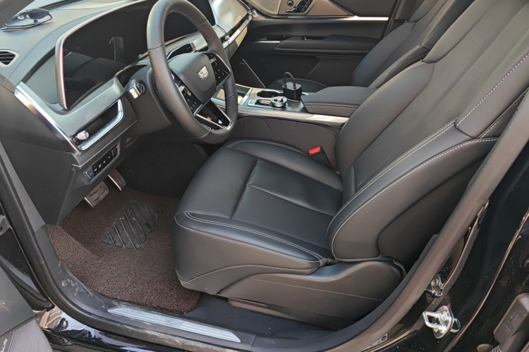凯迪拉克XT5 2025款 2.0T 尊贵型中控内饰19