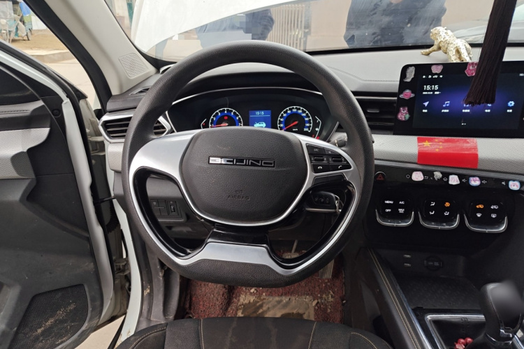 北京汽车 北京X3 2019款 1.5T 手动荣耀版中控内饰13