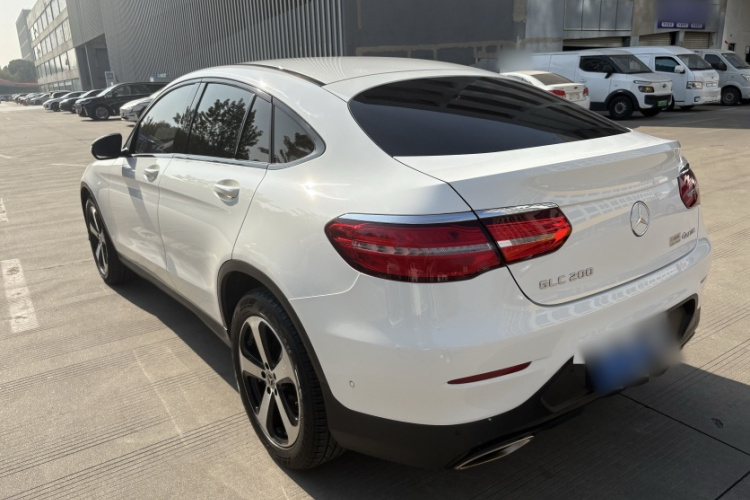 奔驰GLC轿跑 2017款 GLC 200 4MATIC 轿跑SUV车身外观6003