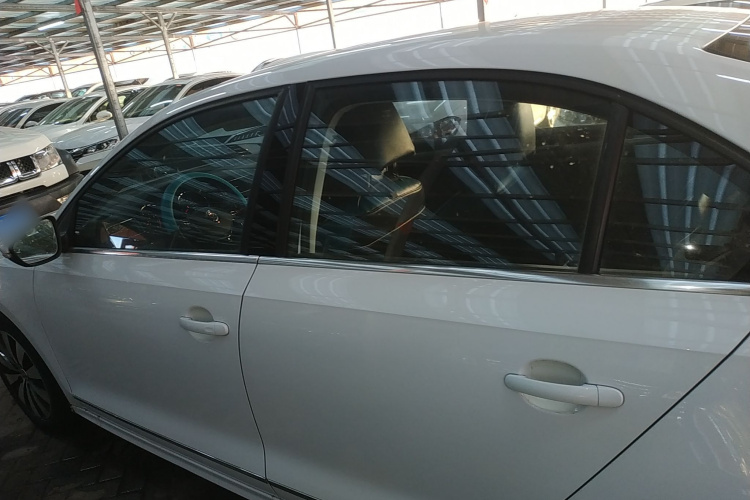 大众 速腾 2017款 230TSI 自动舒适型车身外观4