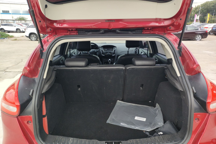 福特 福克斯 2015款 两厢 1.6L 自动风尚型机舱底盘23