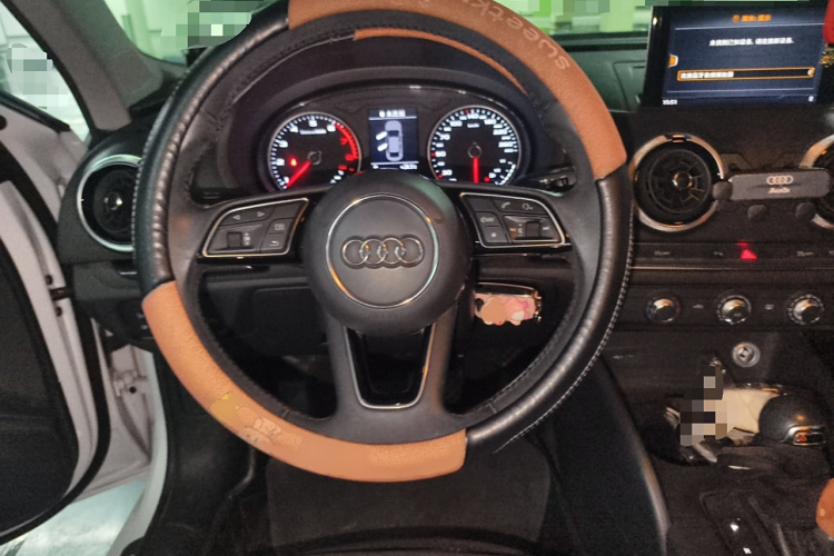 奥迪A3 2018款 30周年年型 Limousine 35 TFSI 时尚型局部细节13