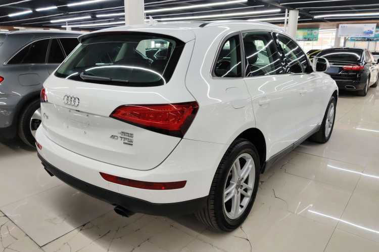 奥迪Q5 2013款 40 TFSI 豪华型车身外观7