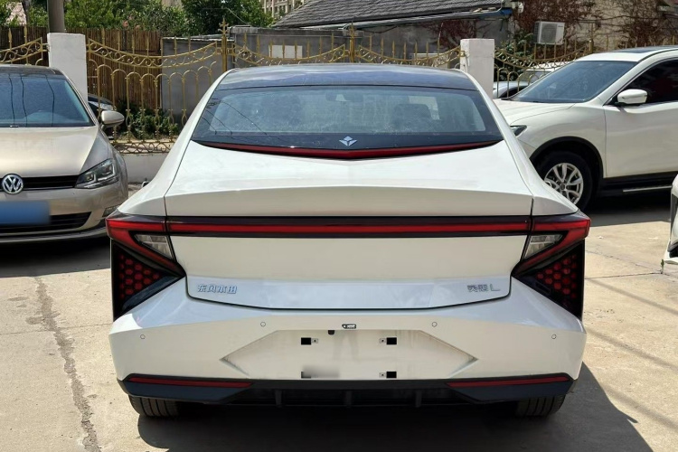 灵悉L 2025款 头号玩家版+超级加倍选装包车身外观6004