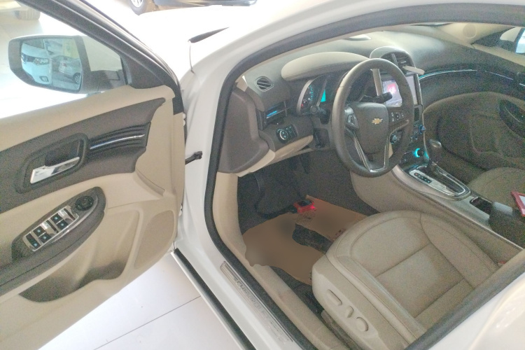 雪佛兰 迈锐宝 2013款 2.0L 自动豪华版中控内饰20