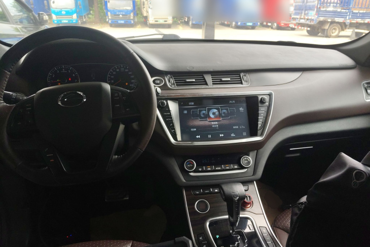 陆风X7 2015款 2.0T 全景旗舰版中控内饰7002