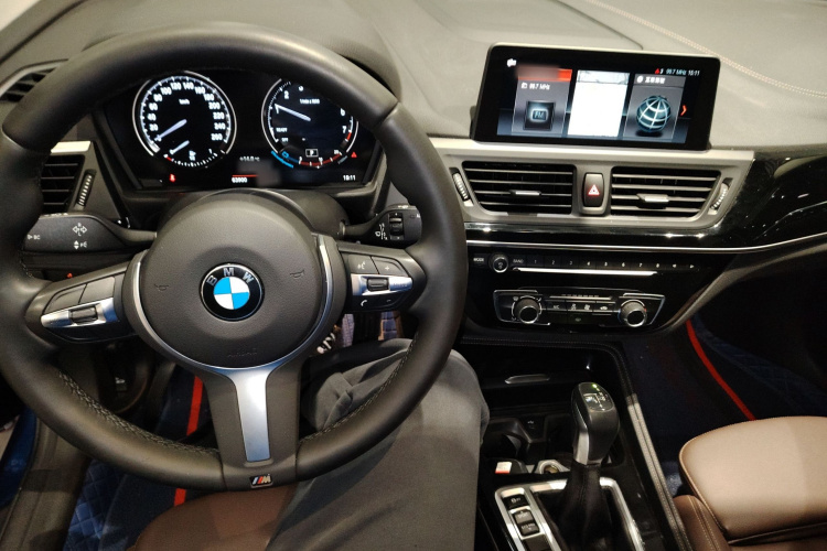 宝马1系 2019款 118i M运动套装中控内饰7002