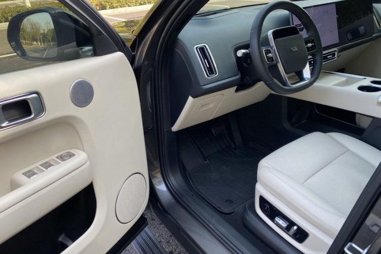 理想汽车 理想L8 2023款 Pro中控内饰7003