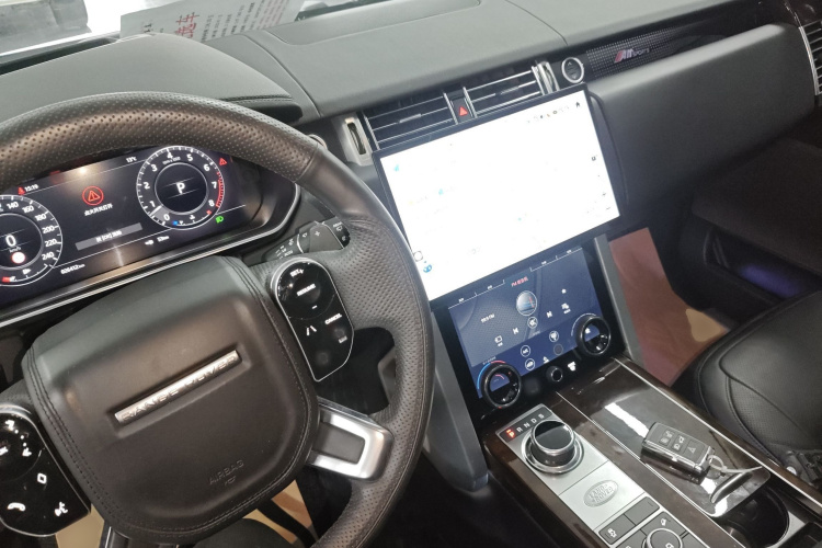路虎 揽胜 2022款 3.0 L6 360PS 传世版中控内饰7002