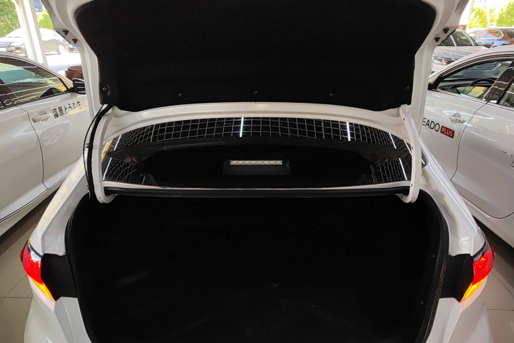 丰田 雷凌 2021款 185T CVT豪华版局部细节23