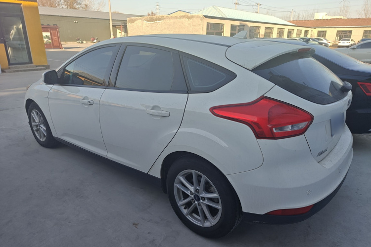 福特 福克斯 2017款 两厢 1.6L 自动风尚型智行版车身外观6005