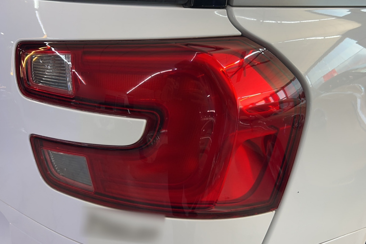 雪铁龙 C4 PICASSO 2015款 Grand 1.6T 时尚型 7座车身外观6005