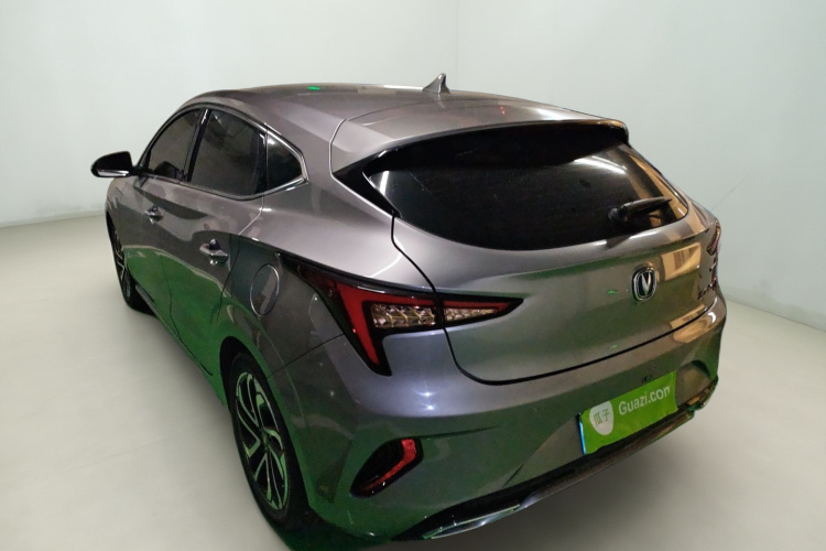 长安 逸动 2018款 XT 1.6L GDI 自动风潮型 国V车身外观5