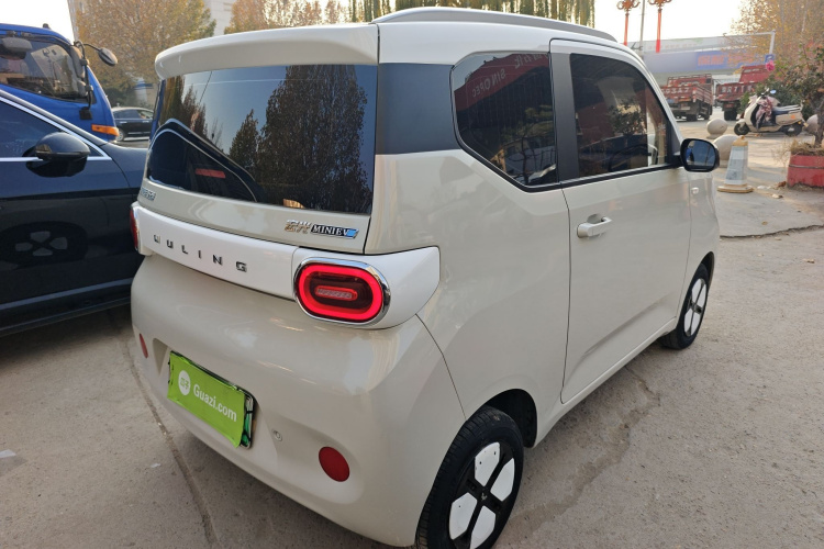 五菱汽车 宏光MINIEV 2024款 第三代 215km 进阶版车身外观7