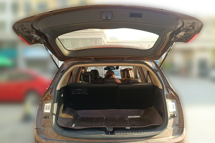 宝骏560 2015款 1.8L 手动精英型中控内饰23