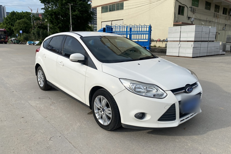 福特 福克斯 2012款 两厢 1.6L 自动舒适型车身外观6002