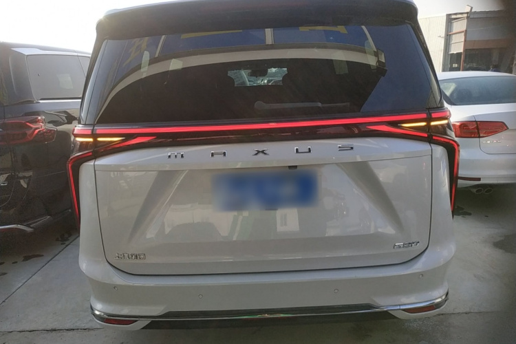 上汽大通MAXUS 大通G90 2022款 2.0T 星辰七座版车身外观6