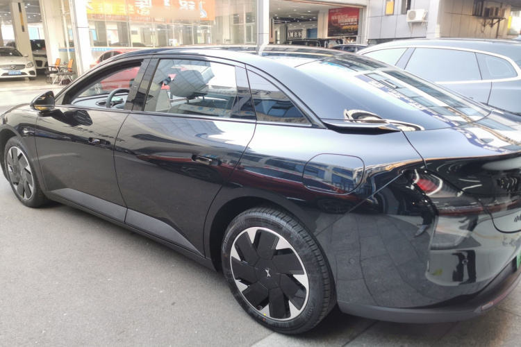 小鹏MONA M03 2025款 502 长续航 Max车身外观4